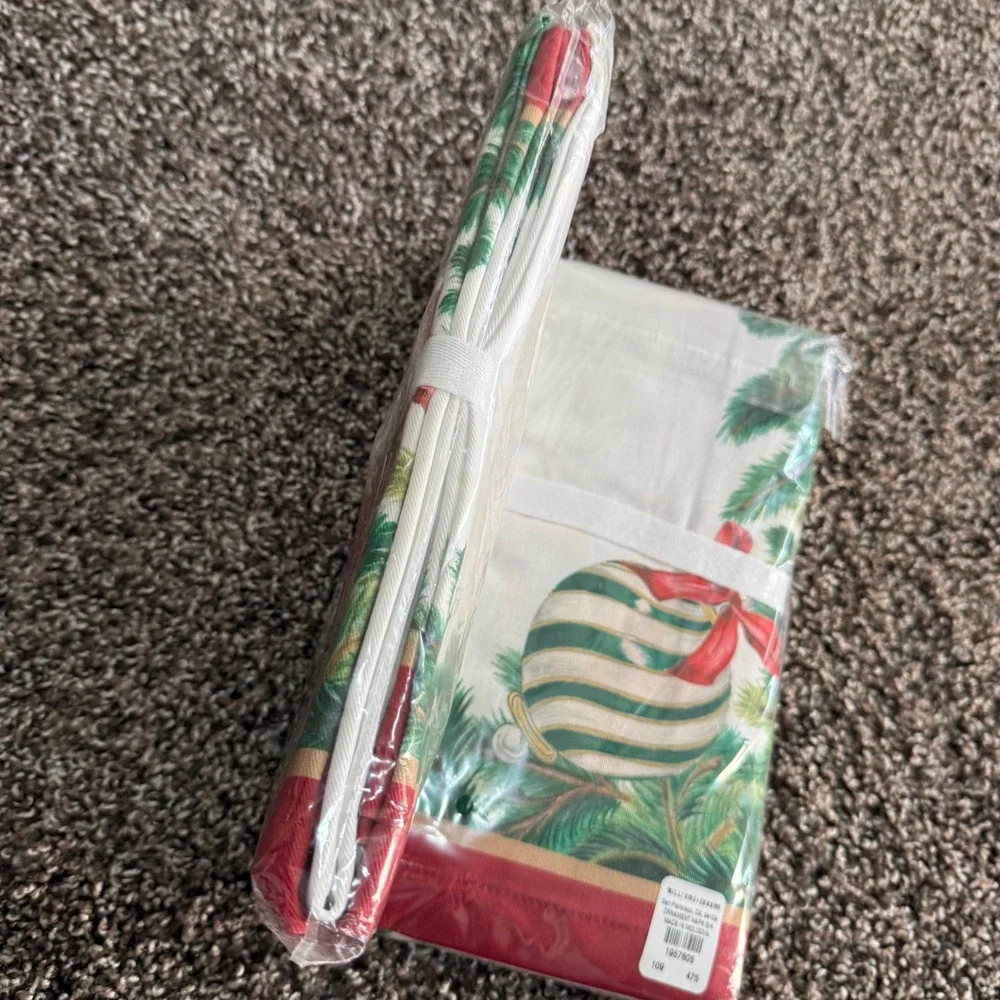 Williams Sonoma Christmas Ornaments Napkins Set (8) Holiday Festive Table Liners